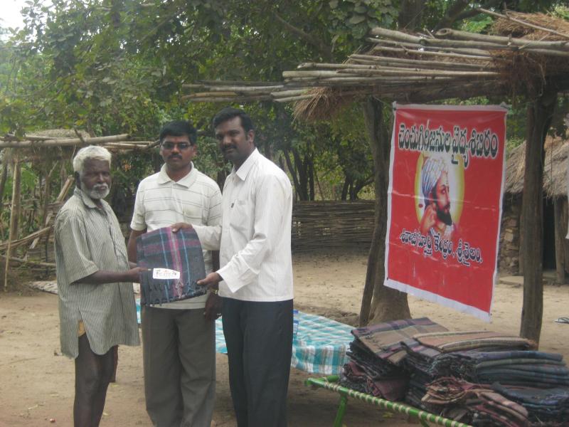 Wollen Blanket Distribution